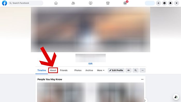Klikk på Om, alternativet mellom tidslinje og venner.