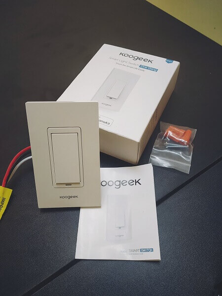 Koogeek WiFi 启用智能灯开关评论 - 盒子内容