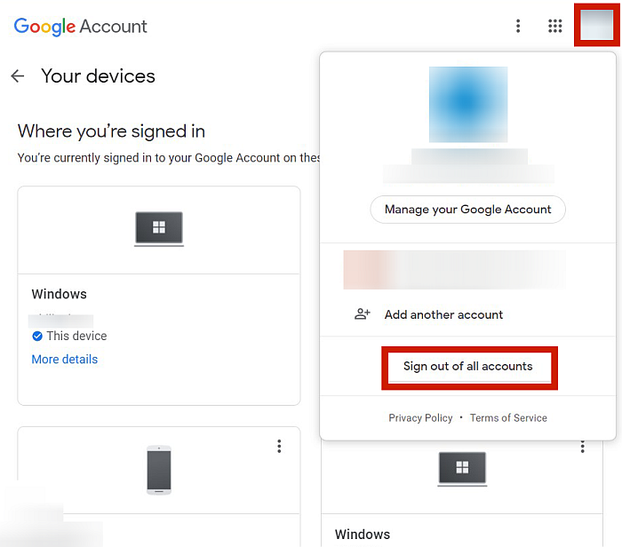 デスクトップブラウザのGoogleアカウントのデバイスページで、[すべてのアカウントからサインアウト]オプションが強調表示されています