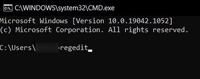 输入 regedit 命令的 windows 终端屏幕截图