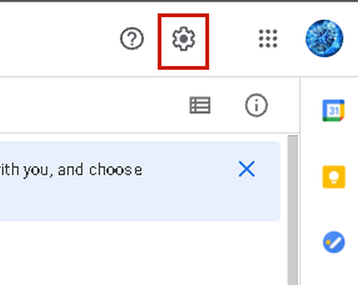 Schermopname van een gedeelte van de Google Drive-app op het bureaublad met het tandwielpictogram gemarkeerd