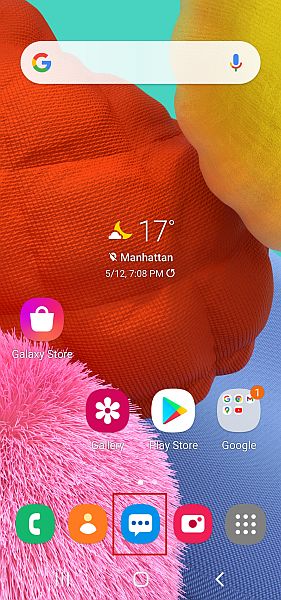 شاشة Samsung الرئيسية مع تحديد تطبيق الرسائل