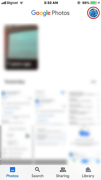 Google-kuvien aloitusnäyttö, jossa profiilikuvake on korostettuna