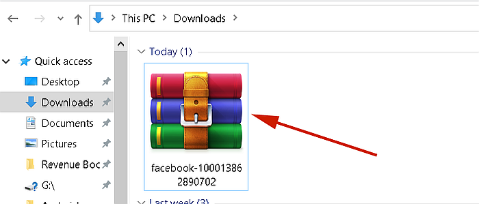 Die ZIP-Datei mit Facebook-Informationen, wie sie im Download-Ordner auf dem Desktop angezeigt wird